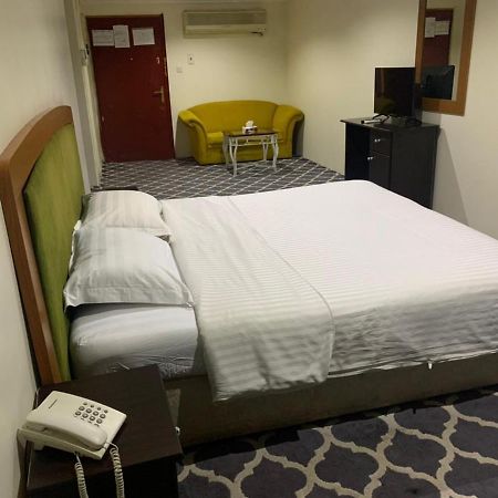 Al Aziziyah Hotel And Suites Chamis Muszajt Zewnętrze zdjęcie
