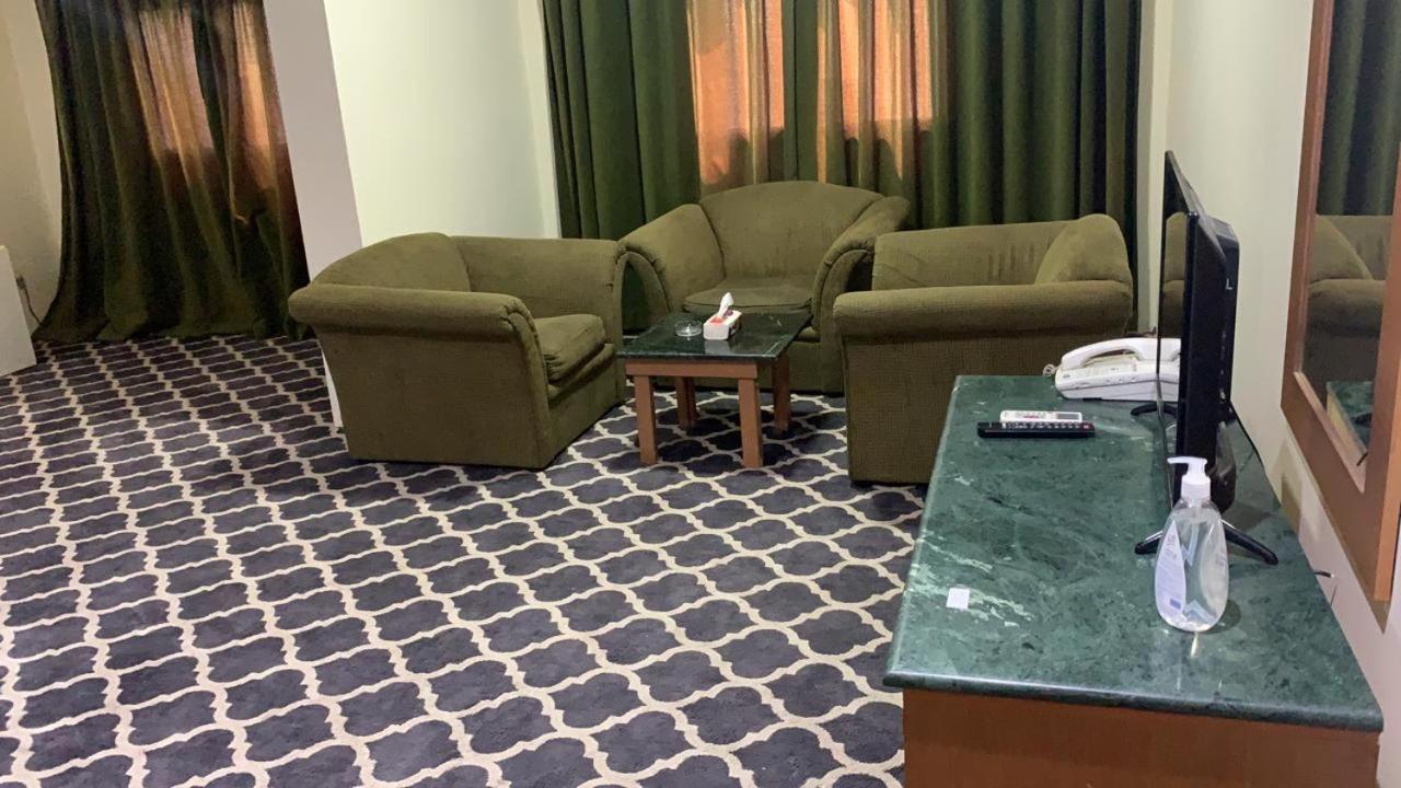 Al Aziziyah Hotel And Suites Chamis Muszajt Zewnętrze zdjęcie