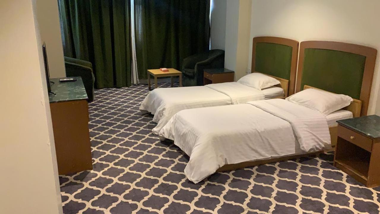 Al Aziziyah Hotel And Suites Chamis Muszajt Zewnętrze zdjęcie