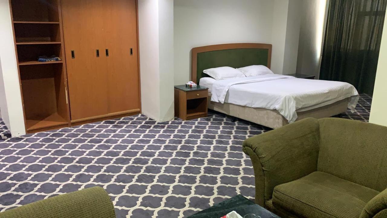 Al Aziziyah Hotel And Suites Chamis Muszajt Zewnętrze zdjęcie