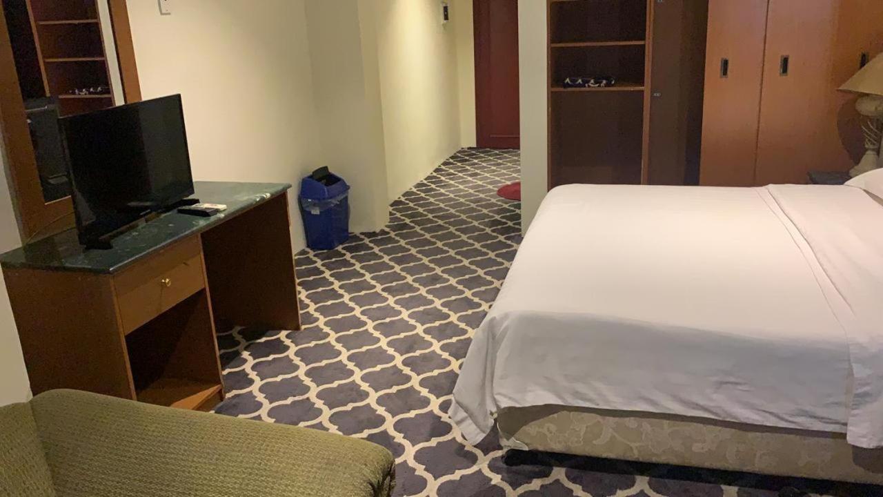 Al Aziziyah Hotel And Suites Chamis Muszajt Zewnętrze zdjęcie