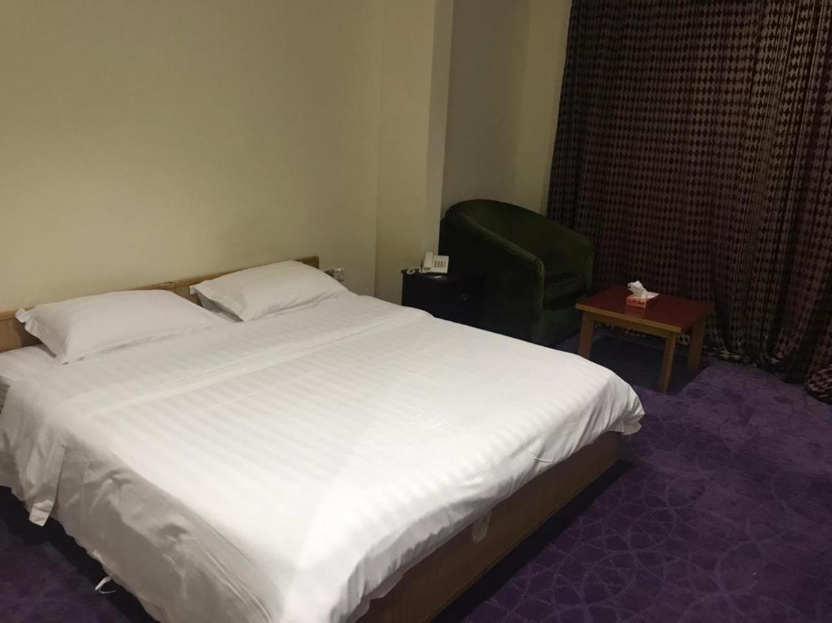 Al Aziziyah Hotel And Suites Chamis Muszajt Zewnętrze zdjęcie
