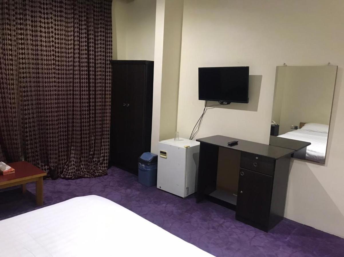 Al Aziziyah Hotel And Suites Chamis Muszajt Zewnętrze zdjęcie