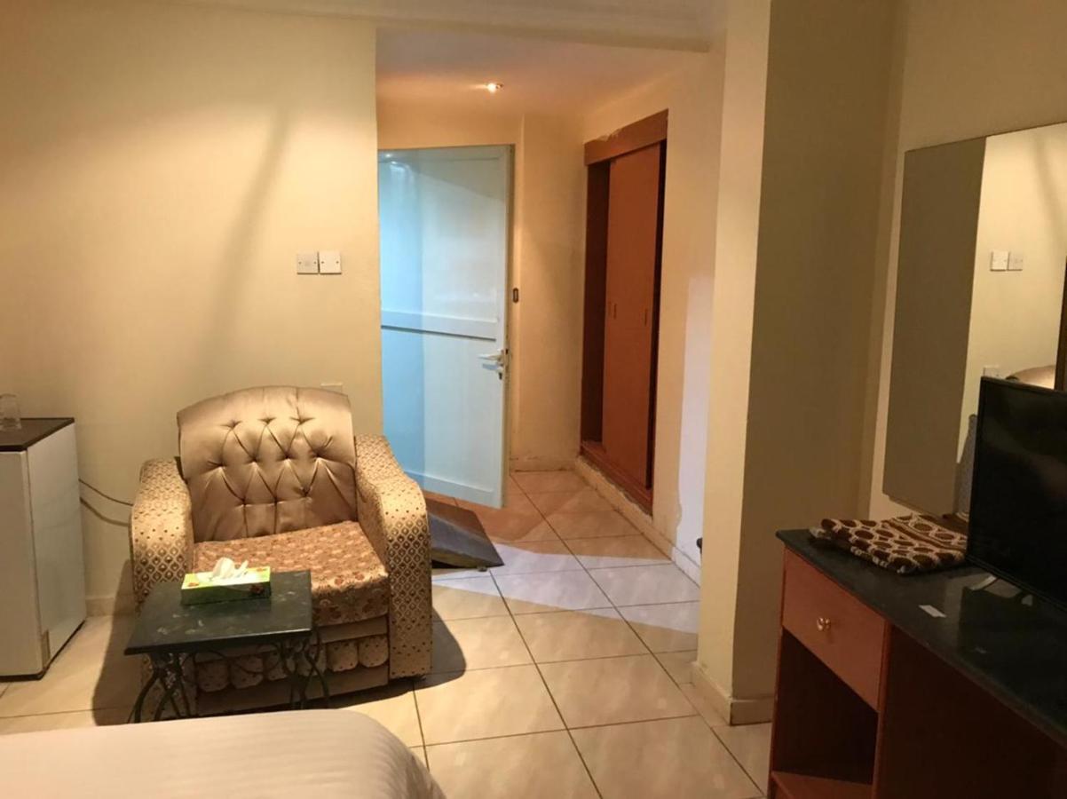 Al Aziziyah Hotel And Suites Chamis Muszajt Zewnętrze zdjęcie