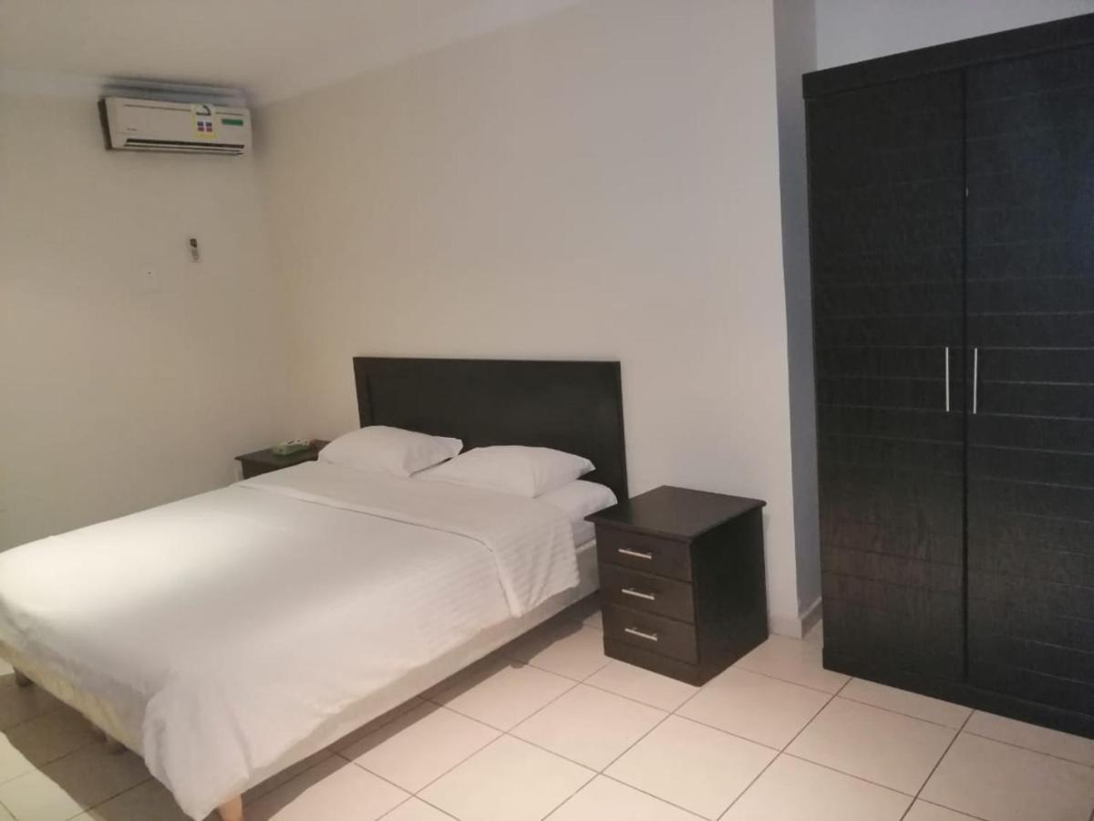 Al Aziziyah Hotel And Suites Chamis Muszajt Zewnętrze zdjęcie
