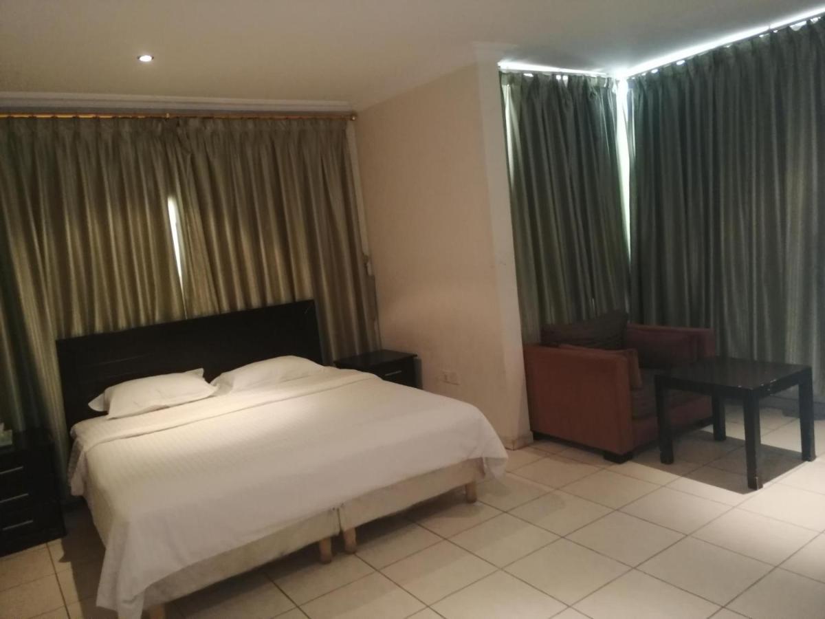 Al Aziziyah Hotel And Suites Chamis Muszajt Zewnętrze zdjęcie